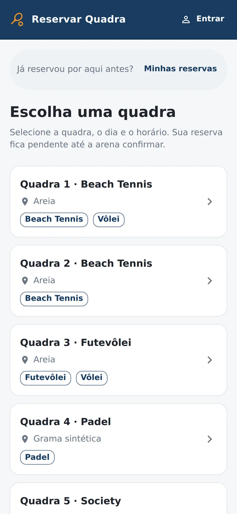 Tela de celular com a lista de quadras da arena para reserva